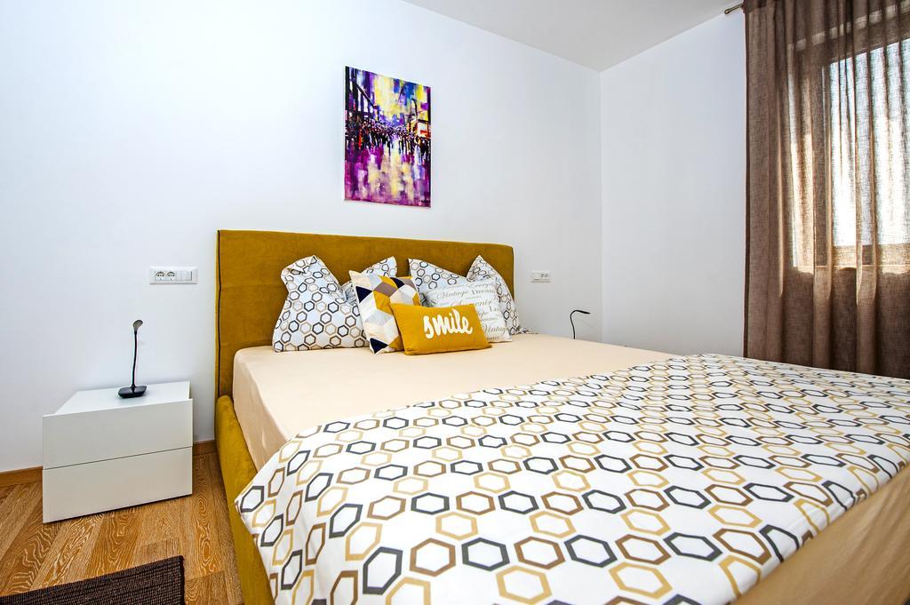 Sunset Luxury Apartment Ровинь Экстерьер фото