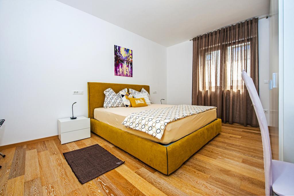 Sunset Luxury Apartment Ровинь Экстерьер фото