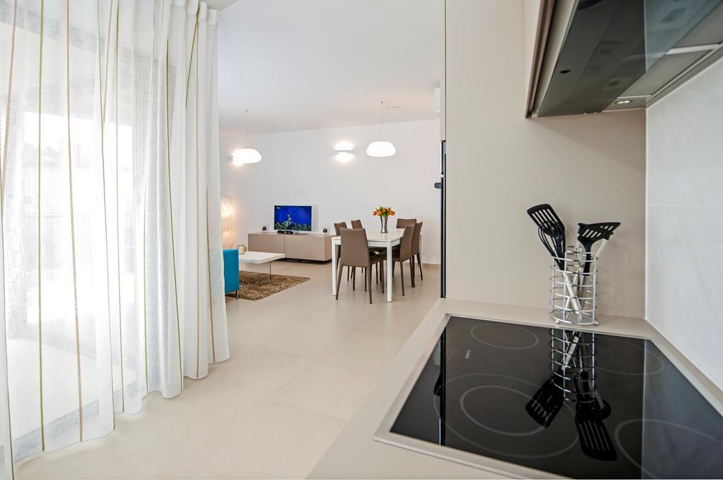 Sunset Luxury Apartment Ровинь Экстерьер фото